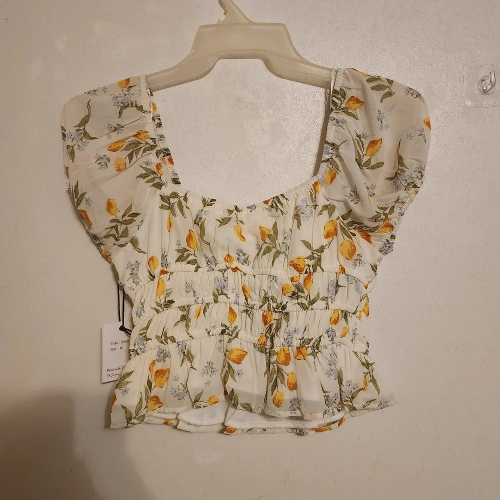 Japna Floral Puff Sleeve Crop Top Blouse Smocked Front Ruffled Hem Size M NWT - Picture 4 of 7
